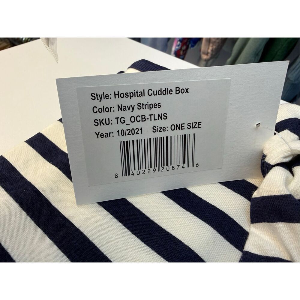 NWT Monica and Andy Newborn Baby Boy Hospital Cuddle Box - Navy Stripes - Receiv - Picture 3 of 4